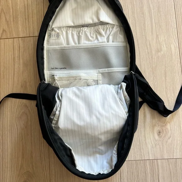 Lululemon Run From Work Backpack - Picture 3 of 13